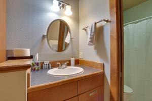 Ένα μπάνιο στο Ultimate Convenience Historic Dtwn Marshall Apt! +18 φωτογραφίες