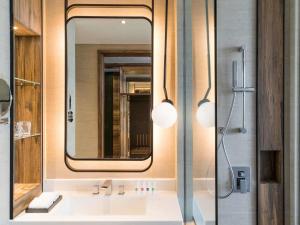 Koupelna v ubytování Swissôtel Jakarta PIK Avenue