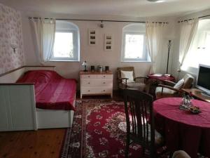 Postel nebo postele na pokoji v ubytování Familienfreundliche Gemütliche Ferienwohnung In Luchau Mit Garten Und Grill -