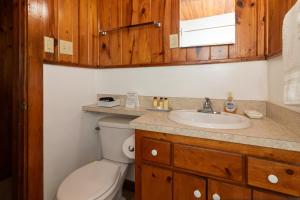 Ένα μπάνιο στο Bamboo Apartments +89 φωτογραφίες