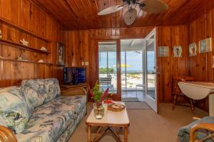 Μια τηλεόραση ή/και κέντρο ψυχαγωγίας στο Bamboo Apartments