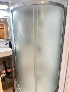 Imagine din galeria proprietății Soft Landing Spot Basement Hideout în Ajax +18 fotografii