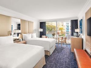 Ένα ή περισσότερα κρεβάτια σε δωμάτιο στο Fairmont Monte Carlo +164 φωτογραφίες