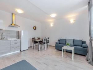 Η κουζίνα ή μικρή κουζίνα στο Apartment in Dramalj near Beach