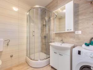 Vannituba majutusasutuses Villa in Dramalj with Pool +32 fotot