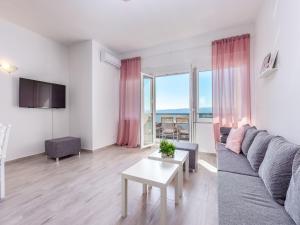 Μια τηλεόραση ή/και κέντρο ψυχαγωγίας στο Villa in Croatia near the beach