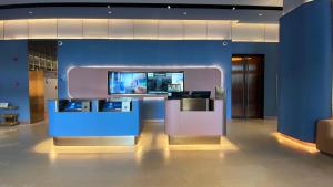 Ο χώρος του λόμπι ή της ρεσεψιόν στο Hanting Hotel Shanghai Anting Subway Station