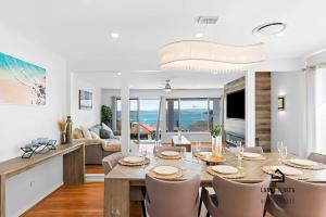 Posezení v ubytování Executive family house w/ 5BR