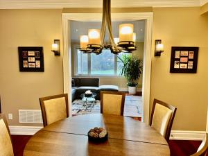 Posezení v ubytování iResidence in Toronto - Unique Mansion - Fantastic Views with Breakfast