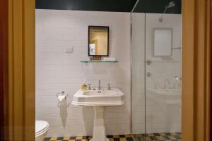 Koupelna v ubytování Heathmont + 5 fotografií