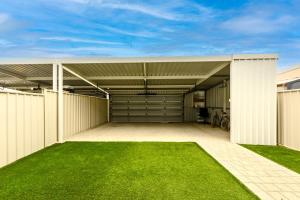 Gallery image of Coastal Comfort in Golden Bay in Secret Harbour