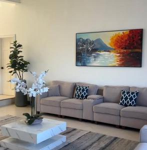 Φωτογραφία από το άλμπουμ του C-Roy Estate σε Kupuis +1 φωτογραφίες