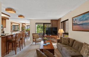 Khu vực ghế ngồi tại Kaanapali Alii 1 Bedroom Garden-Mountain View +21 ảnh
