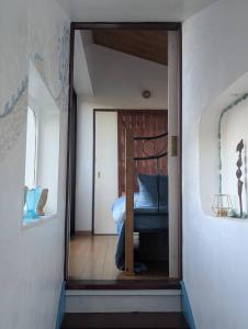 Μια τηλεόραση ή/και κέντρο ψυχαγωγίας στο Noble Savage