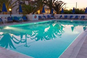 Bazén v ubytování Anatoli Beach Hotel nebo v jeho okolí