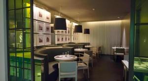 Jinjiang Metropolo Classiq Shanghai Jing'an Templeにあるキッチンまたは簡易キッチン