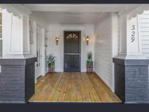 Fotografie z fotogalerie ubytování Gorgeous and spacious Thomasville Downtown home v destinaci Thomasville