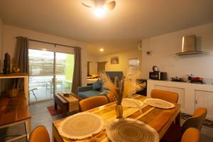 Kuchyň nebo kuchyňský kout v ubytování Via del Mare Residence