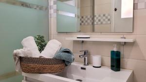 Koupelna v ubytování Échappée Urbaine Rouennaise - Hypercentre - Gare Rive Gauche + 28 fotografií