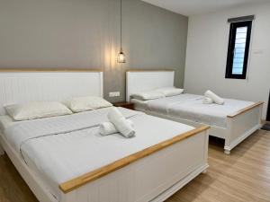 Postel nebo postele na pokoji v ubytování Modern Townhouse Getaway Jonker 16 min by walk