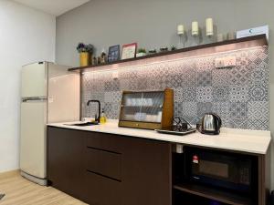 Kuchyň nebo kuchyňský kout v ubytování Modern Townhouse Getaway Jonker 16 min by walk