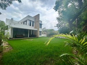 Zahrada ubytování BK's Villa 10 with Private Pool at Kensville