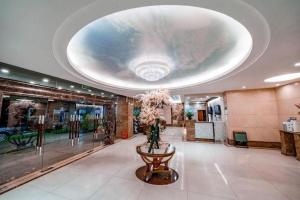 Ο χώρος του λόμπι ή της ρεσεψιόν στο GreenTree Inn Nanning Langdong Hotel