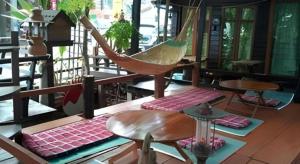 Restaurace v ubytování P&P Coffee & Resort Maesariang