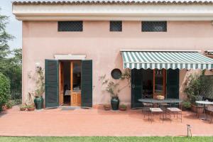 Budova, kde se the country house nachází