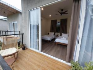 Postel nebo postele na pokoji v ubytování Borneo Nature Lodge 2 + 5 fotografií