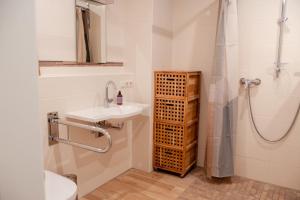 Ένα μπάνιο στο Ferienwohnung Kleine Auszeit +22 φωτογραφίες