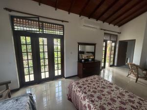 Postel nebo postele na pokoji v ubytování The White House