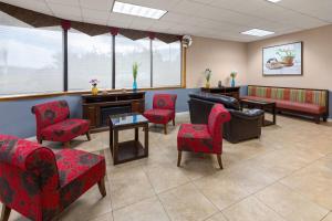 Gallery image of Ramada by Wyndham Grayling Hotel & Conference Center in Grayling