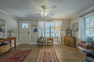 Galeriebild der Unterkunft Eclectic Inn Downtown - 2 miles to Sanford Stadium in Athens