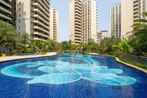 Πισίνα στο ή κοντά στο 来咖海景民宿酒店三亚湾海上大都会右岸店