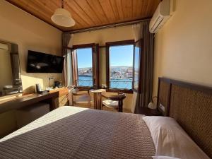 Μια τηλεόραση ή/και κέντρο ψυχαγωγίας στο Ξενοδοχείο Έλενα