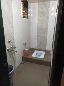 Ένα μπάνιο στο Sunrise guest house