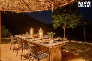 Nespecifikovaný výhled na hory nebo výhled na hory při pohledu z vily