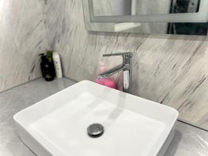 Φωτογραφία από το άλμπουμ του Budget Retreat Hotel στα Τίρανα