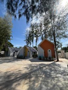 Das Gebäude in dem sich die Villa befindet