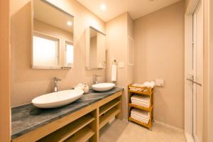 ห้องน้ำของ Asakusa Sky Tokyo Condominium hotel +67 ภาพ