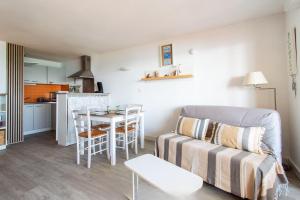 Η κουζίνα ή μικρή κουζίνα στο Terramer – Séjour face à la mer, plage et commerces à pied - Secteur Corniche