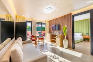 TV a/nebo společenská místnost v ubytování AYLAL Marrakech