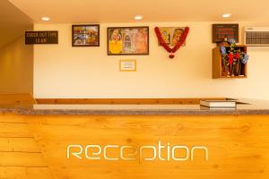 Ο χώρος του λόμπι ή της ρεσεψιόν στο Hotel Samrat - On Mall Road