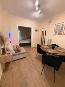 Et opholdsområde på Modern Apartment in The Heart of Athens Near Acropolis