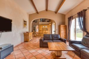 Μια τηλεόραση ή/και κέντρο ψυχαγωγίας στο Yana