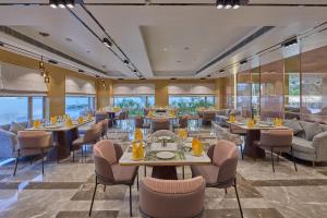 Χώρος καθιστικού στο Grand Continent - A Luxury Collection, Udaipur