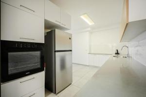 Φωτογραφία από το άλμπουμ του Luxury 5 Rooms Apartment with elevator σε Ashdod
