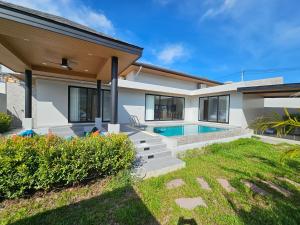 Πισίνα στο ή κοντά στο Lua Villa