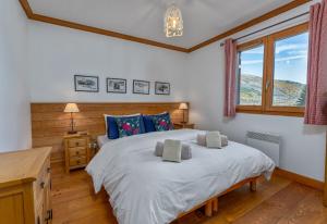 Postel nebo postele na pokoji v ubytování Chalet Apartment Monêtier + 33 fotografií
